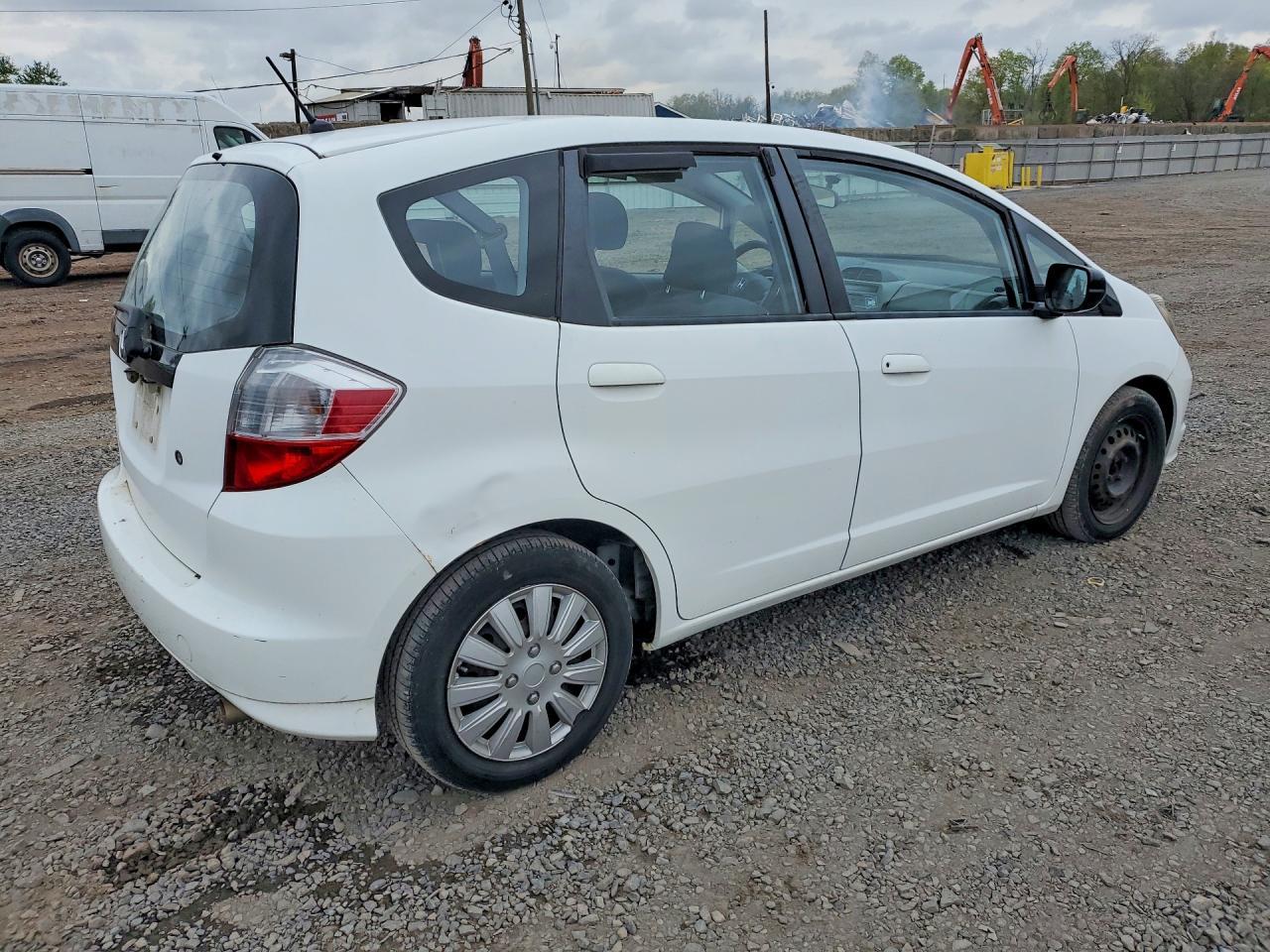 2010 Honda Fit - Фото 3