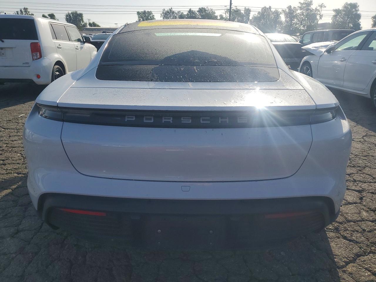 2021 Porsche Taycan 4S - Фото 6
