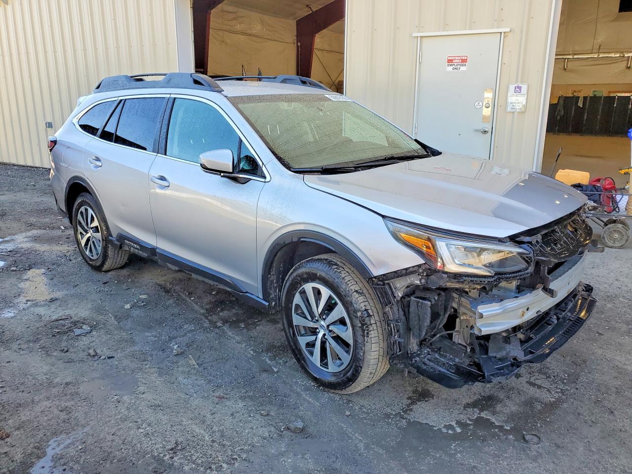 2022 Subaru Outback Premium - Image 4