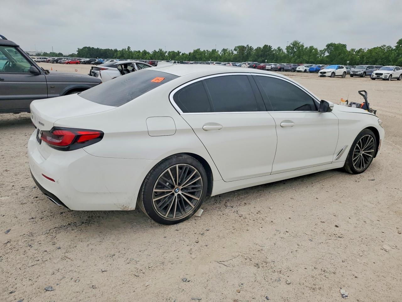 2022 BMW 530 I - Фото 3