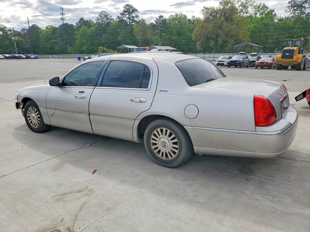 2007 Lincoln Town Car Signature - Фото 2