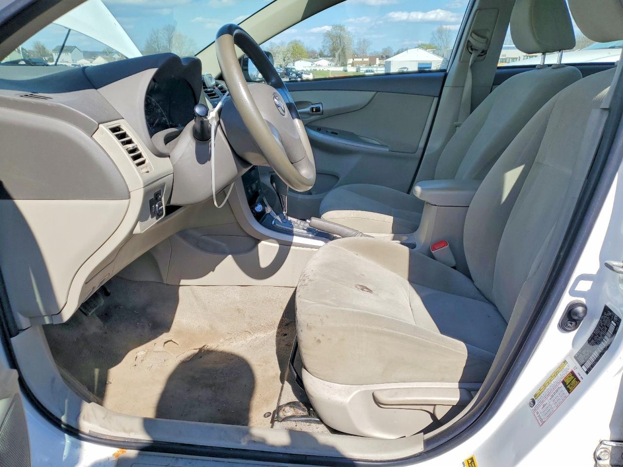 2010 Toyota Corolla Le - Фото 7