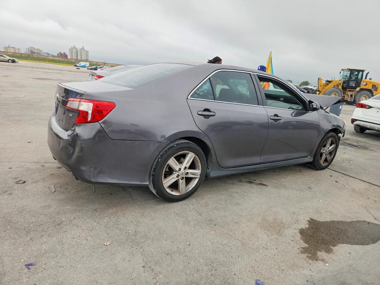 2014 Toyota Camry Se - Фото 3
