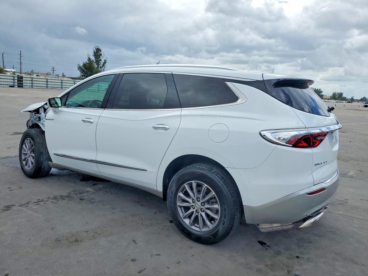 2023 Buick Enclave Essence - Фото 2