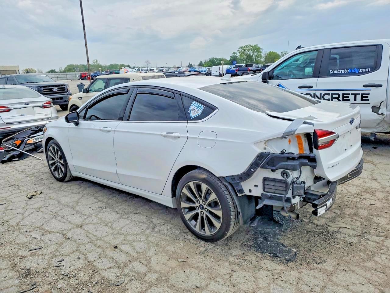 2020 Ford Fusion Se - Фото 2