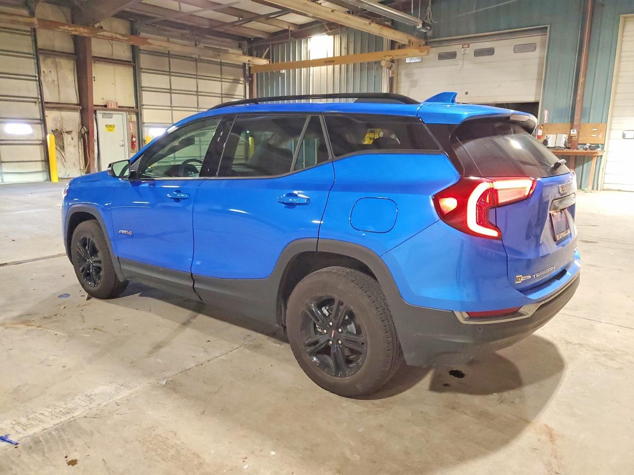 2024 GMC Terrain At4 - Фото 2