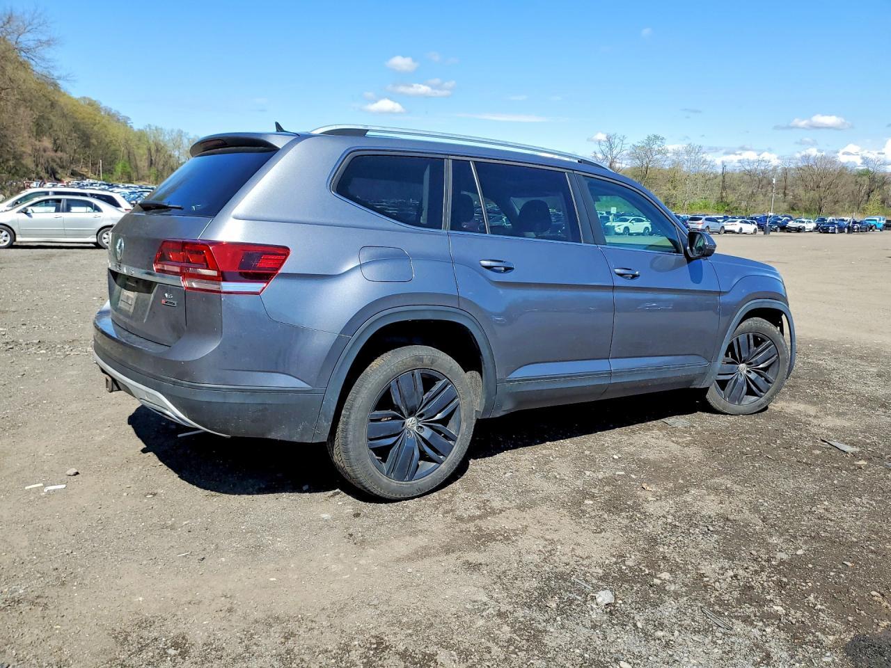 2019 Volkswagen Atlas Se - Фото 3
