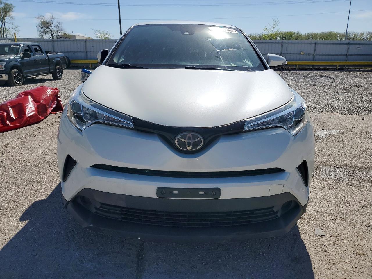 2018 Toyota C-Hr Xle - Image 5