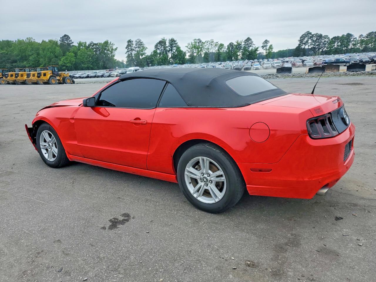 2013 Ford Mustang - Фото 2