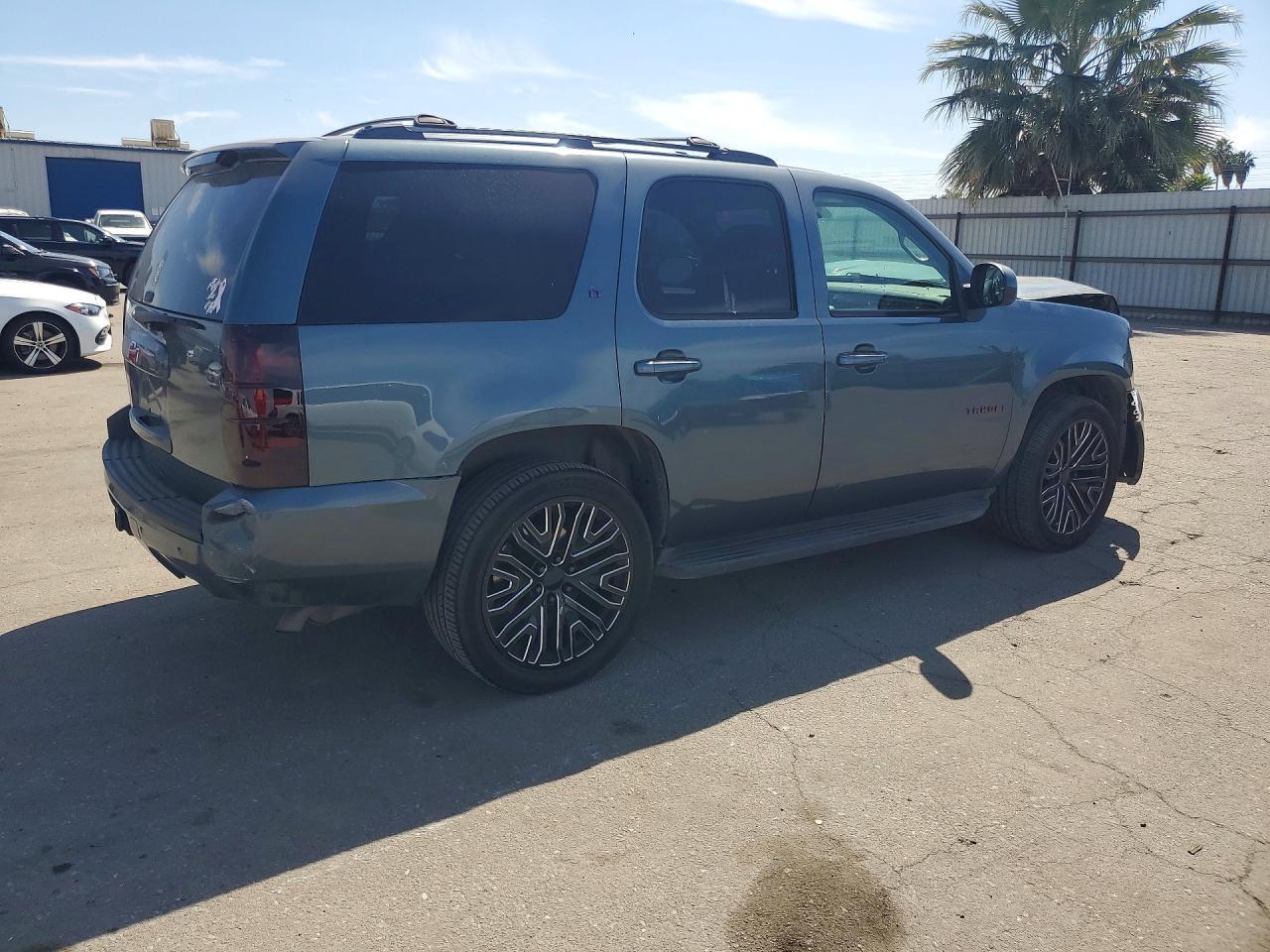 2009 Chevrolet Tahoe C1500 Lt - Image 3