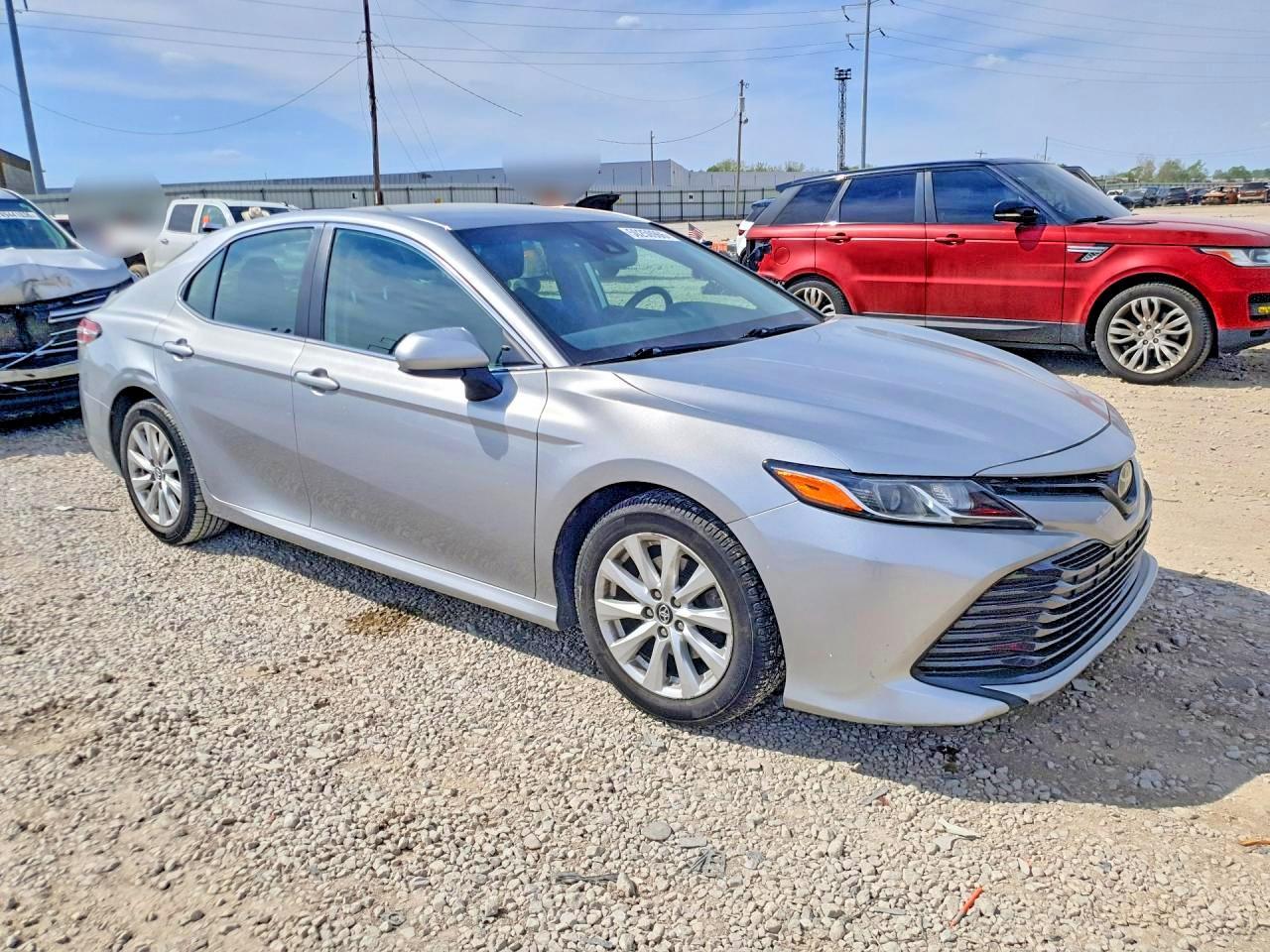 2019 Toyota Camry Le - Image 4