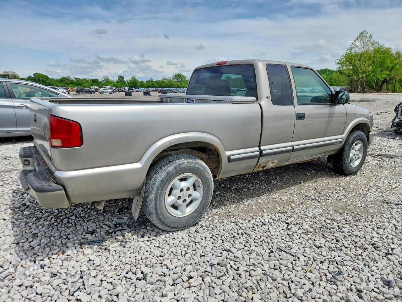 2001 Chevrolet S Truck S10 - Image 3