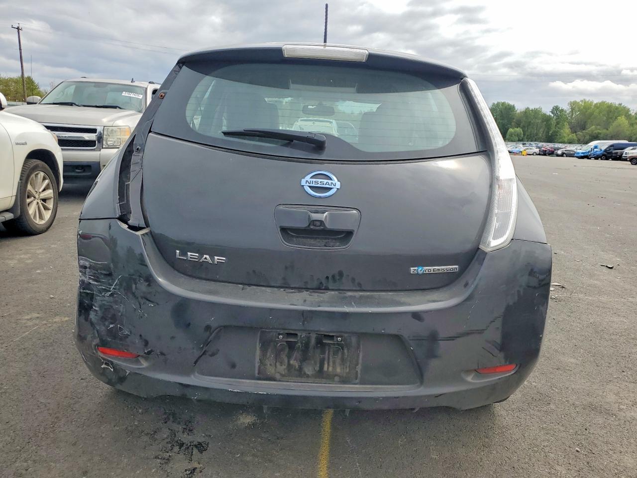 2015 Nissan Leaf S - Фото 6