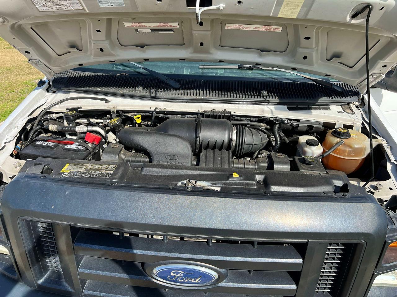 2010 Ford Econoline E250 Van - Фото 7