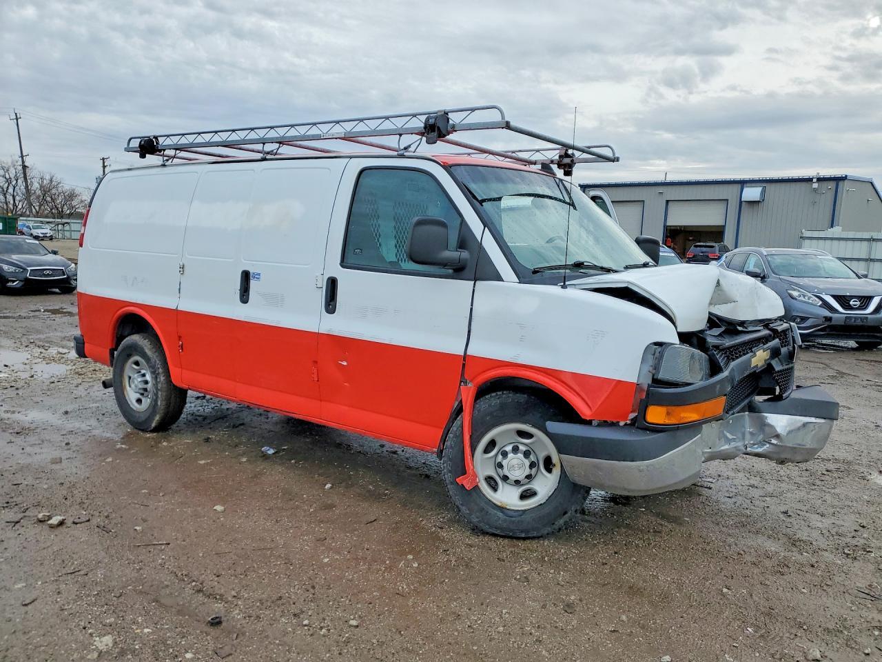 2018 Chevrolet Express G3500 - Фото 4