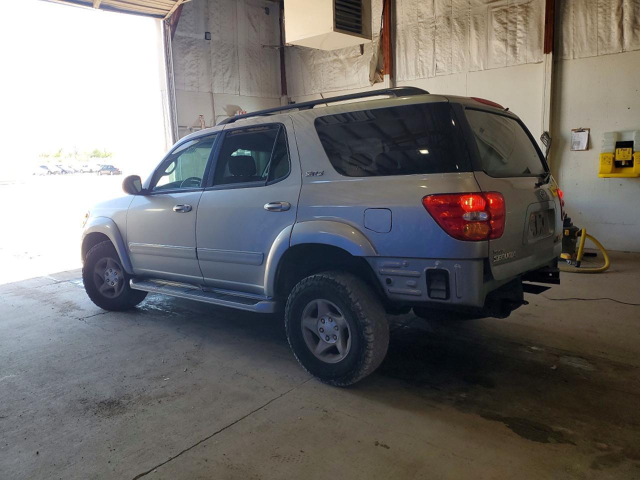 2002 Toyota Sequoia Sr5 - Image 2
