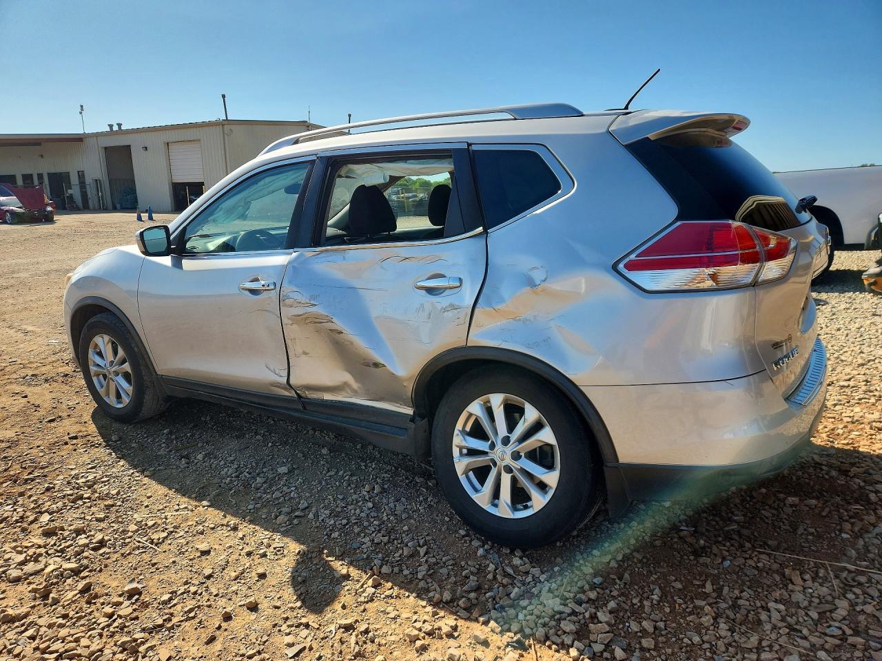 2016 Nissan Rogue Sv - Image 2