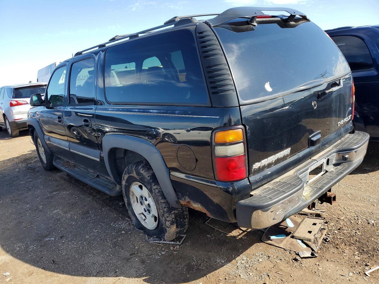 2004 Chevrolet Suburban - Фото 2