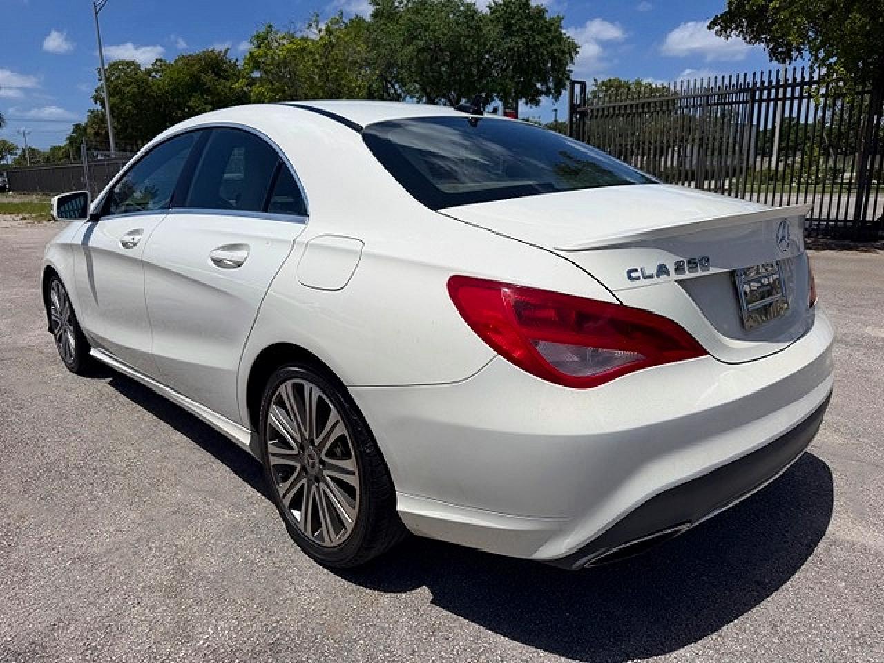 2018 Mercedes-Benz Cla 250 - Фото 2