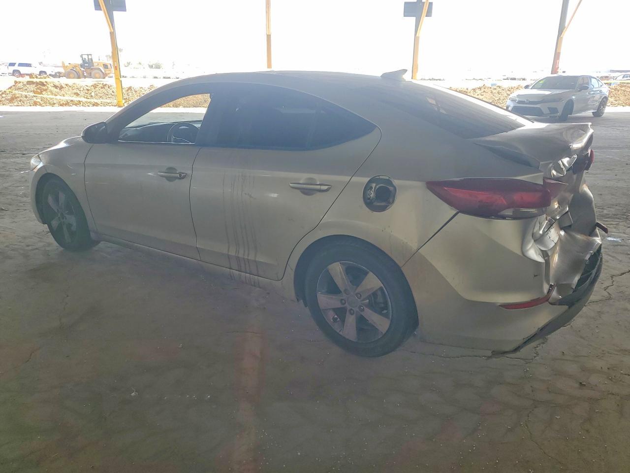 2018 Hyundai Elantra - Фото 2