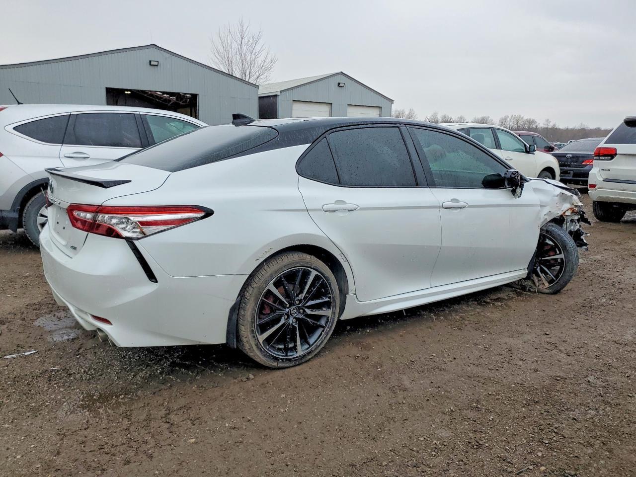 2020 Toyota Camry Xse - Image 3