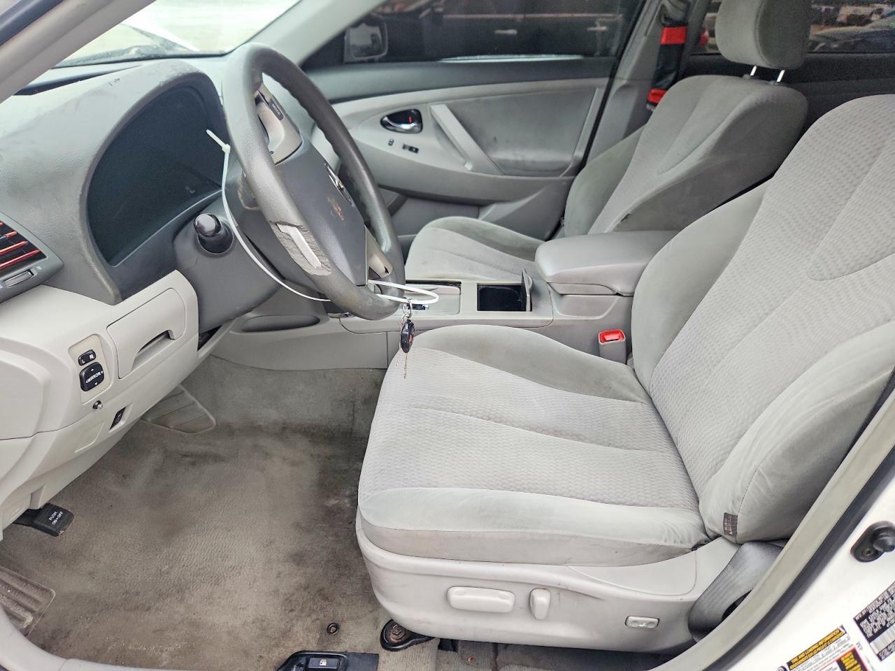 2011 Toyota Camry Le - Image 7