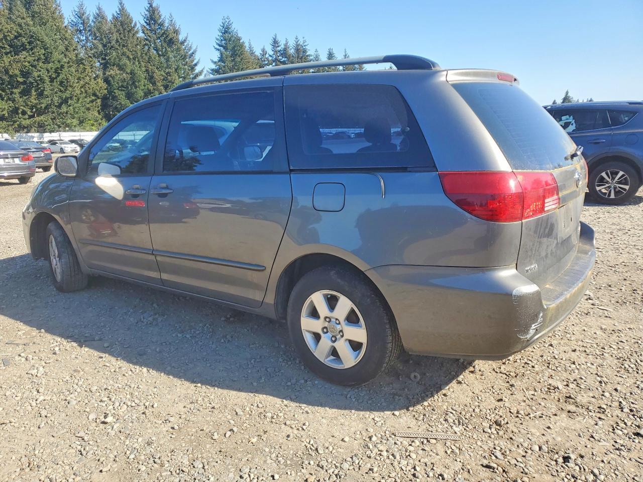 2005 Toyota Sienna Ce 7-Passenger - Фото 2