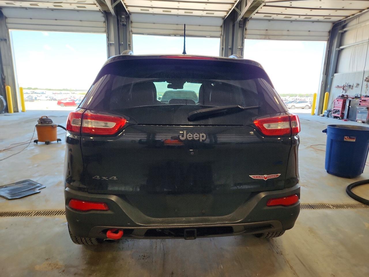 2016 Jeep Cherokee Trailhawk - Image 6