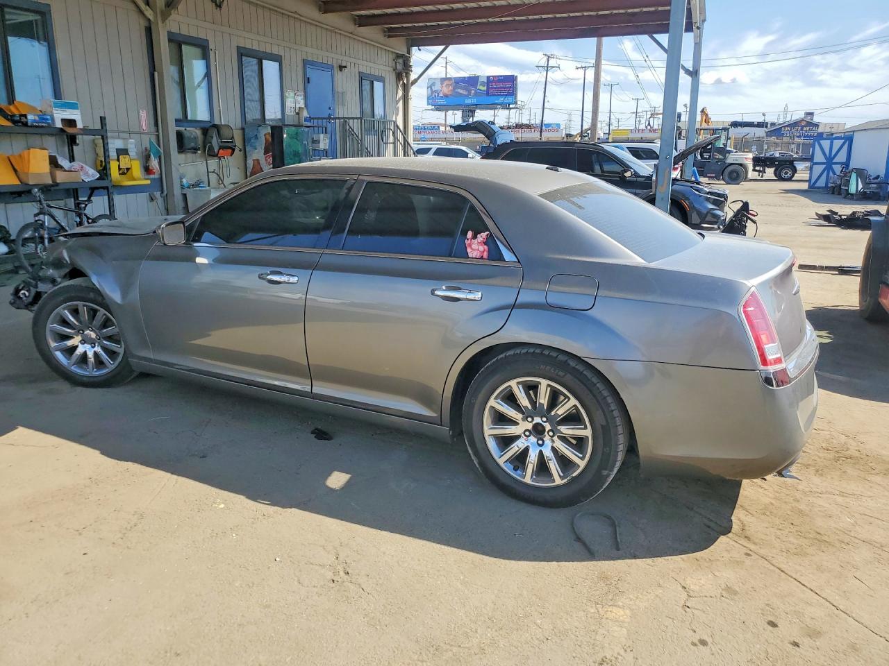 2011 Chrysler 300 Limited - Фото 2