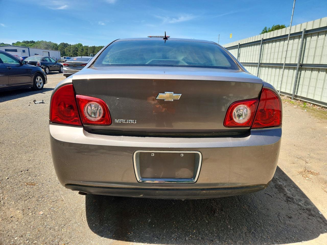 2011 Chevrolet Malibu Ls - Фото 6