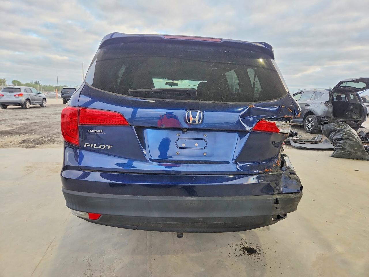 2017 Honda Pilot Ex - Image 6