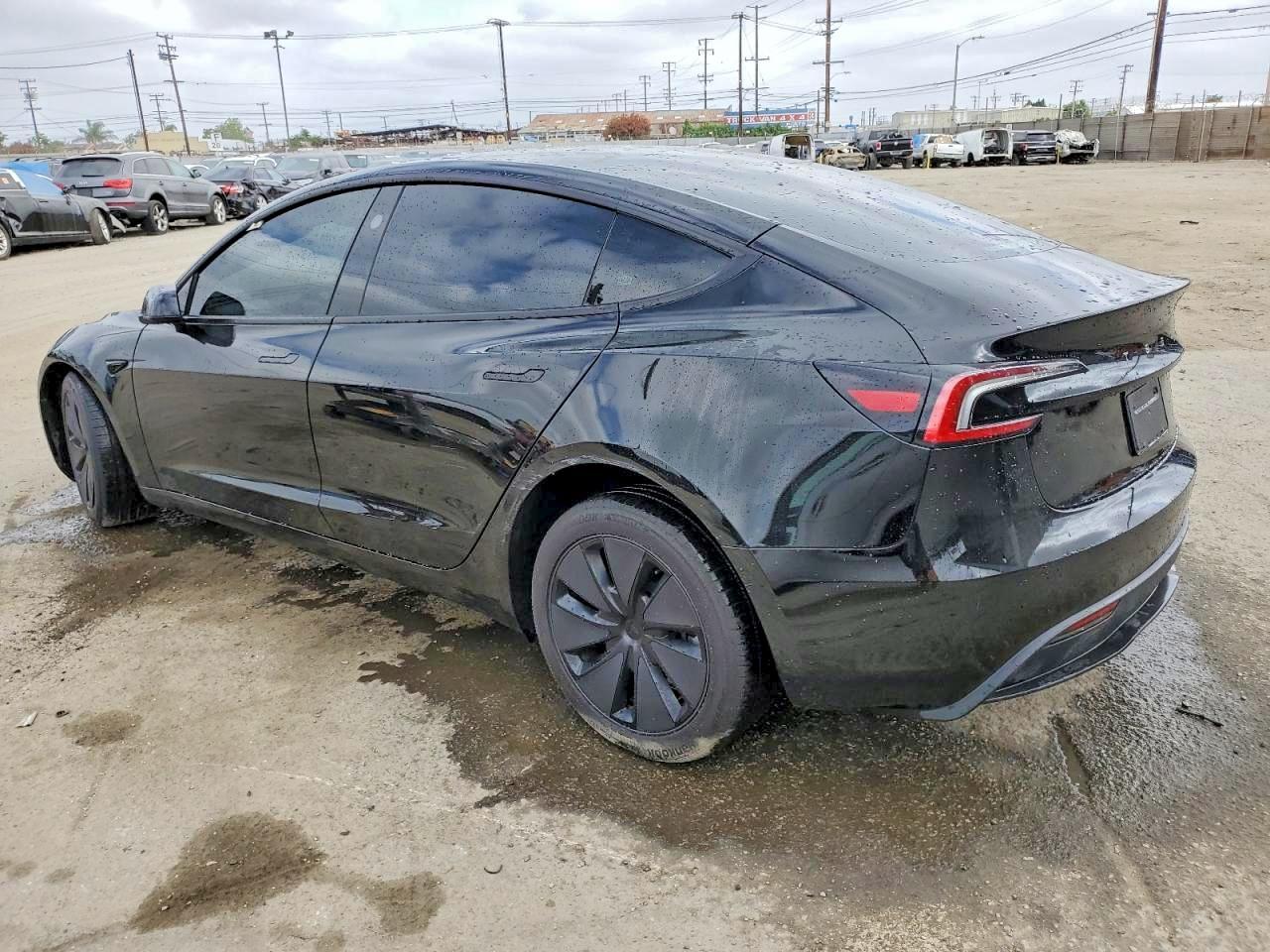 2024 Tesla Model 3 - Фото 2
