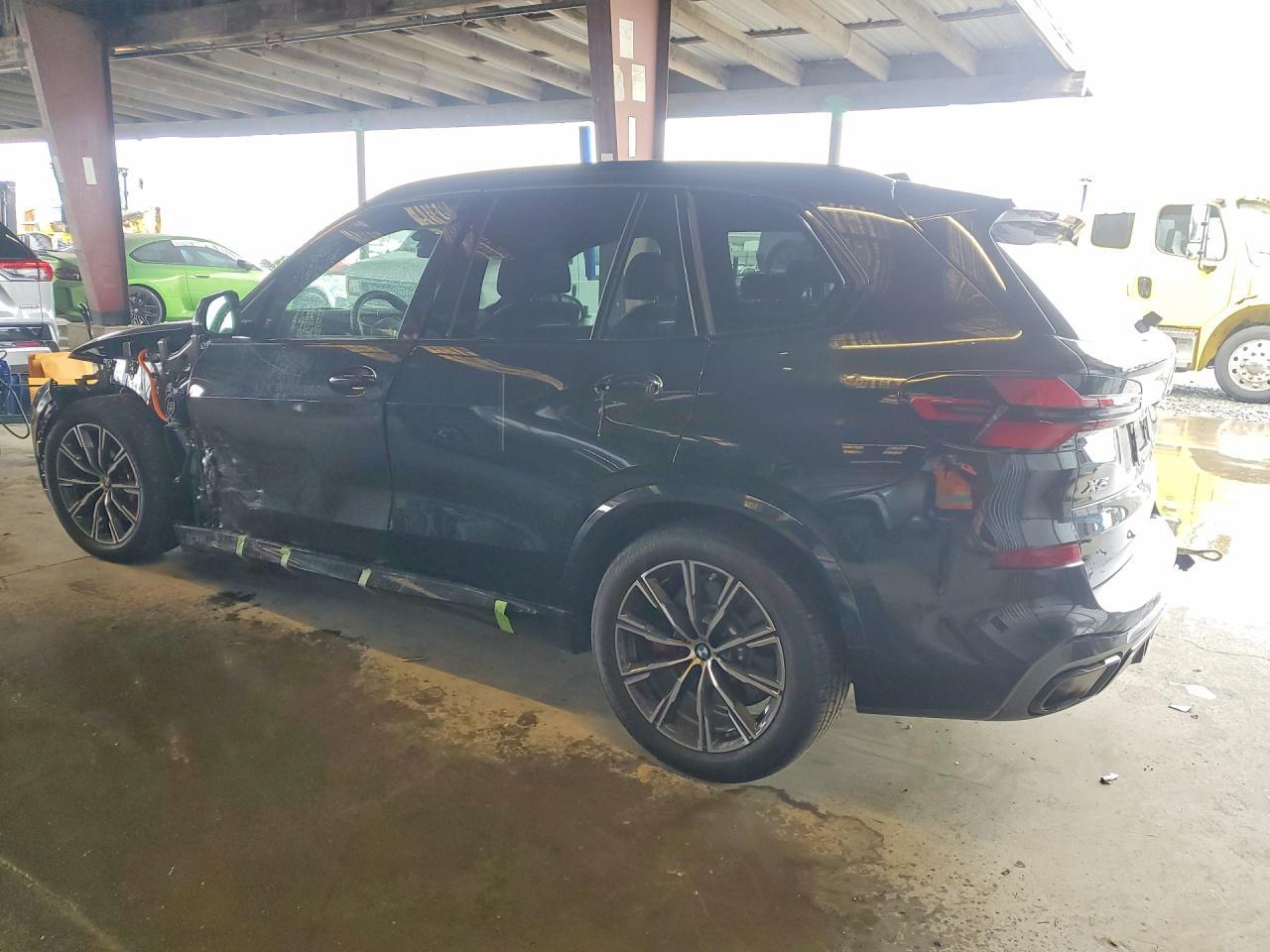 2026 BMW X5 xDrive50E - Фото 2