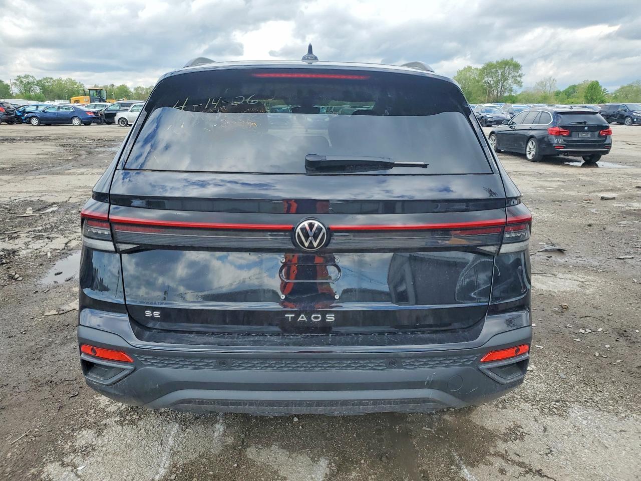 2025 Volkswagen Taos Se Black - Фото 6