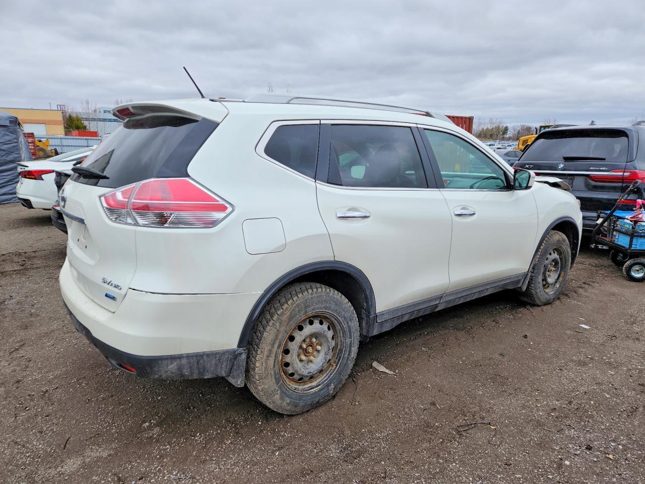 2015 Nissan Rogue S - Фото 3