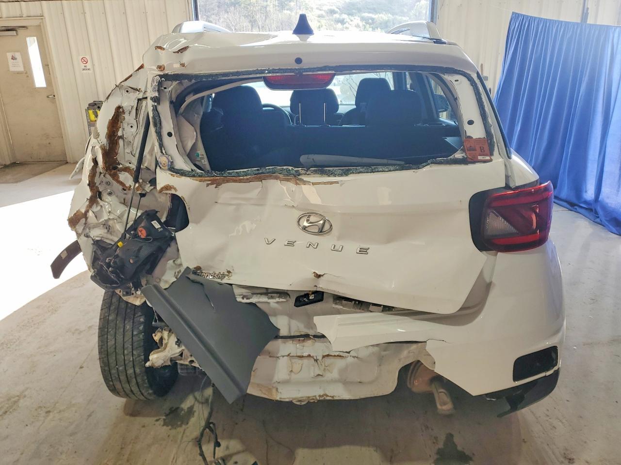 2022 Hyundai Venue Sel - Фото 6