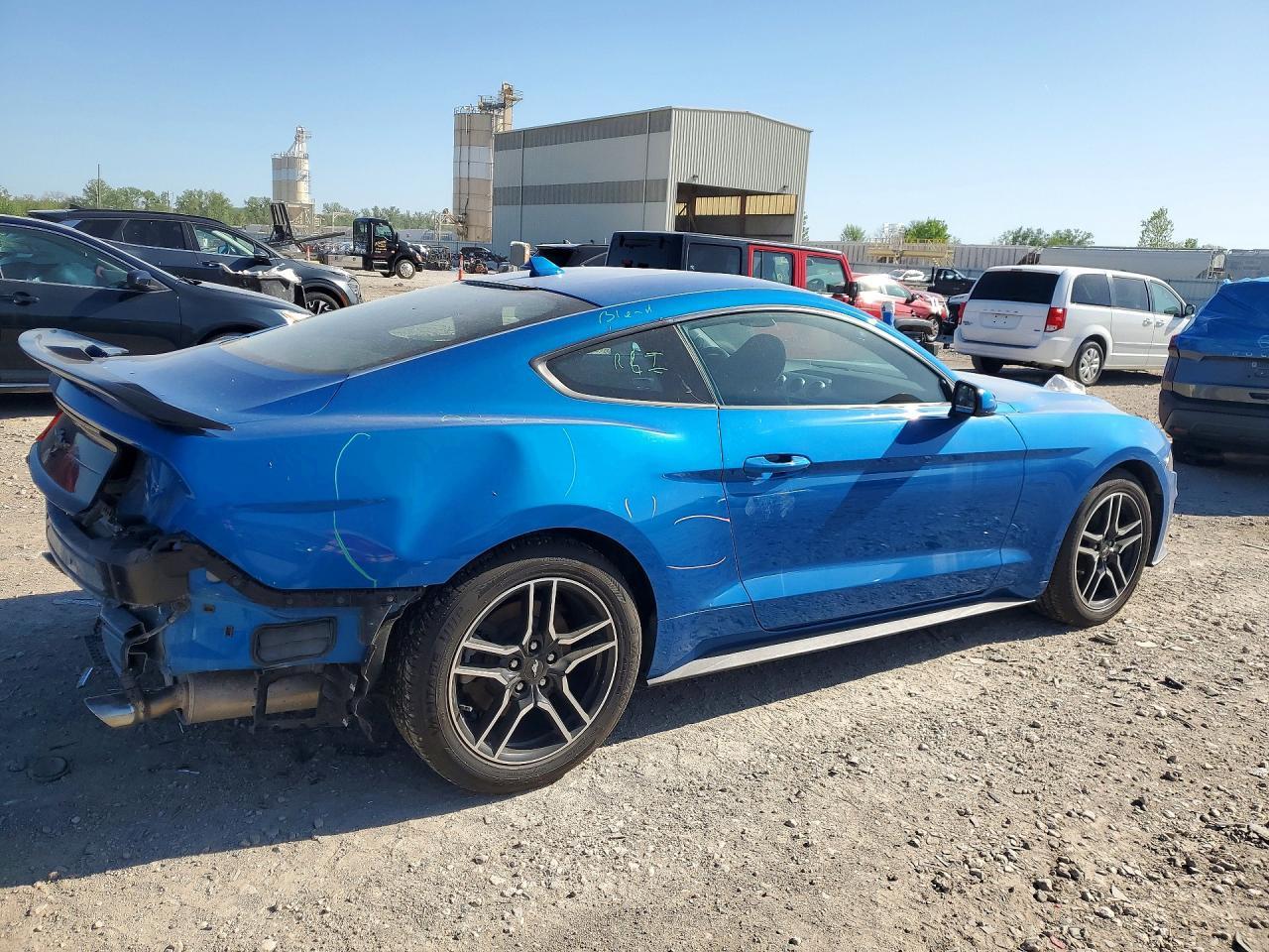2020 Ford Mustang - Фото 3