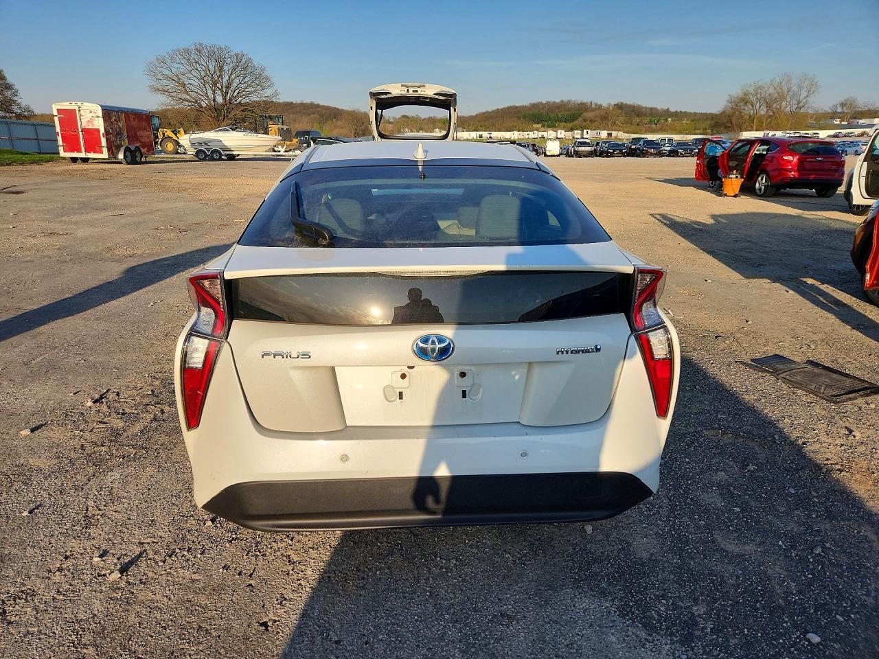 2018 Toyota Prius Two - Image 6