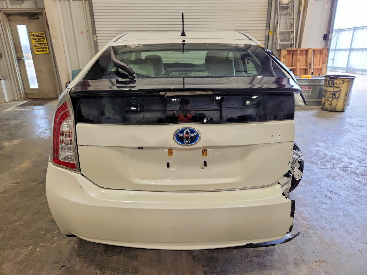 2015 Toyota Prius One - Фото 6
