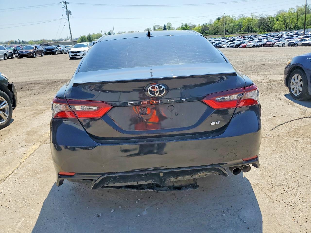 2021 Toyota Camry Se - Image 6