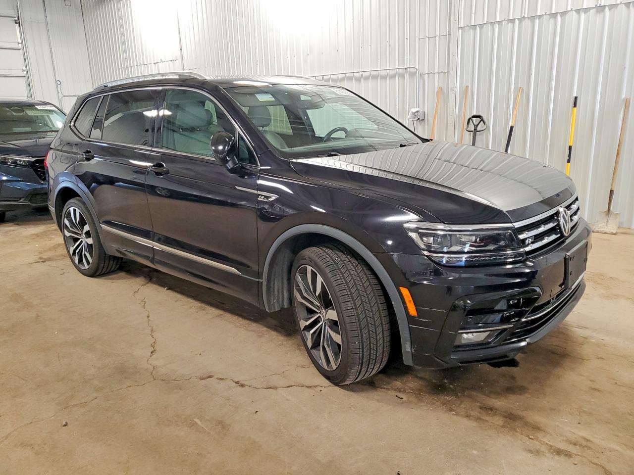 2020 Volkswagen Tiguan Sel Premium R-Line - Image 4