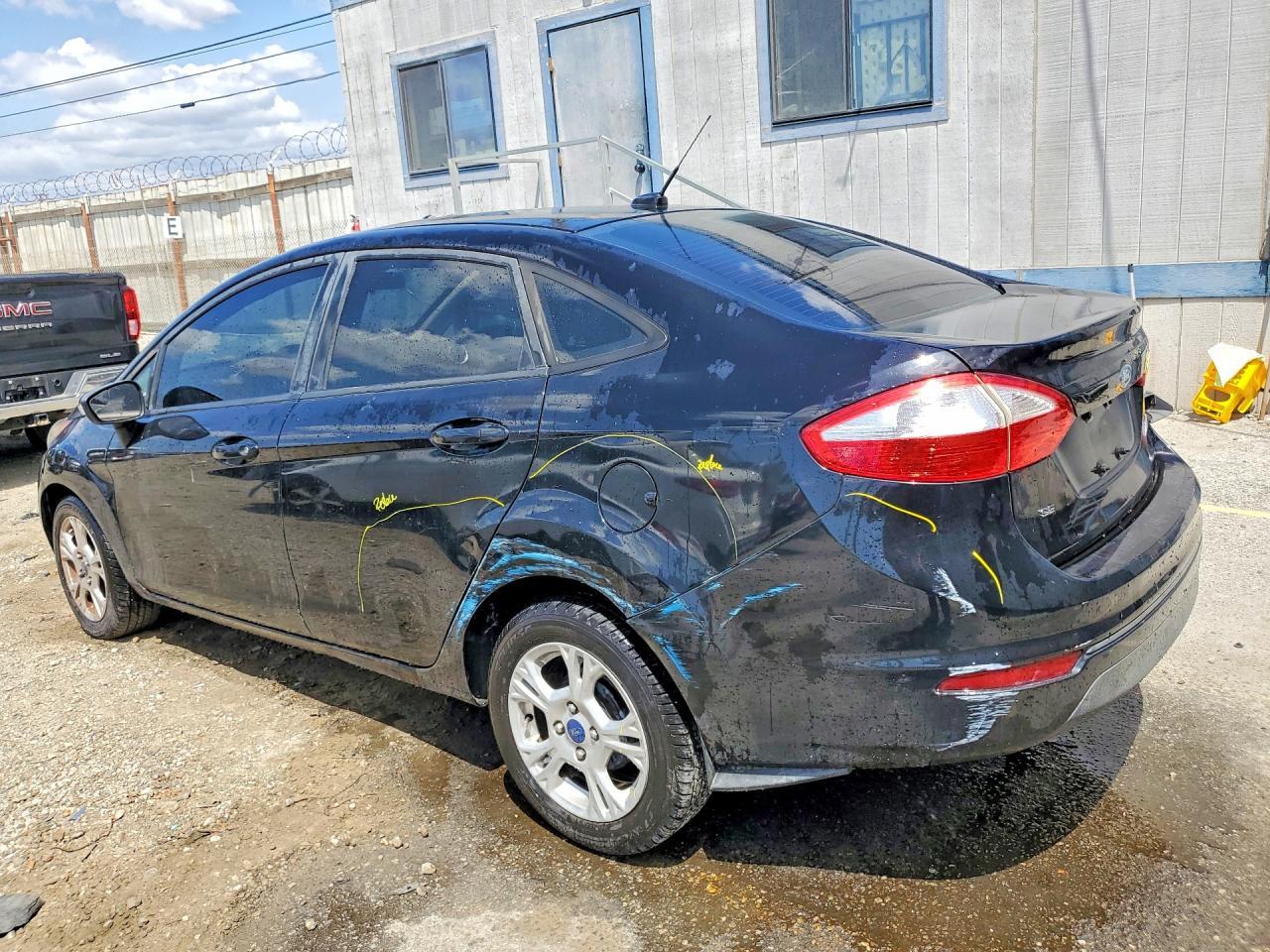 2016 Ford Fiesta Se - Image 2