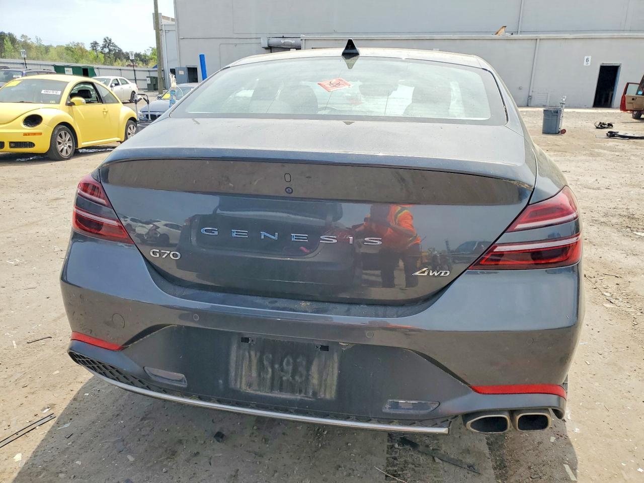 2022 Genesis G70 2.0T - Фото 6
