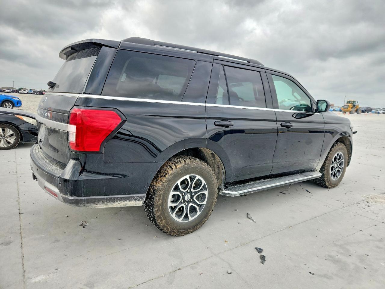2023 Ford Expedition Xlt - Фото 3