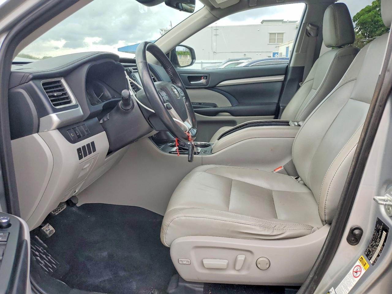 2017 Toyota Highlander Xle - Image 7