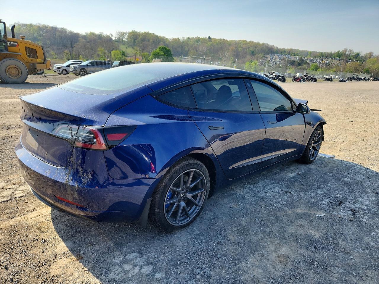 2023 Tesla Model 3 - Фото 3