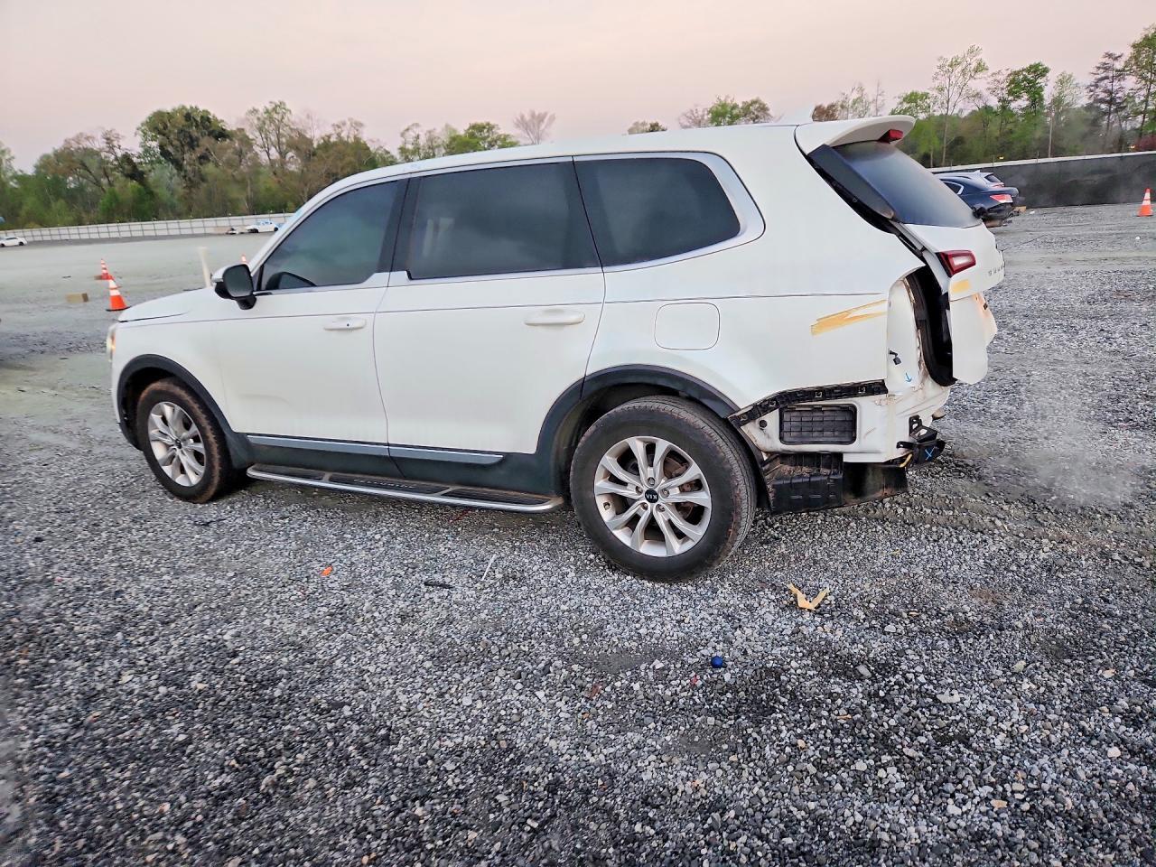 2021 Kia Telluride Lx - Image 2