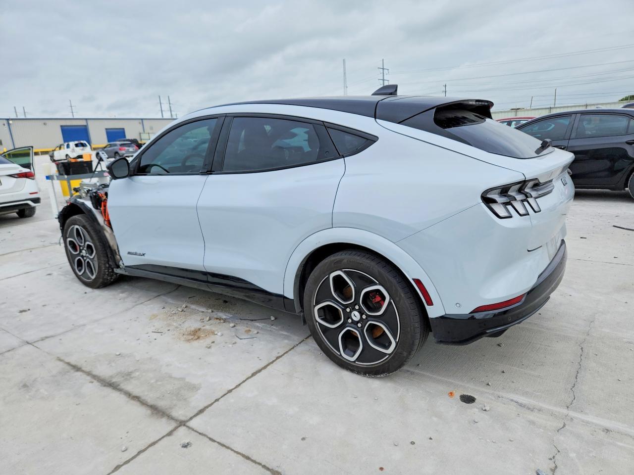 2023 Ford Mustang Mach-E Gt - Фото 2