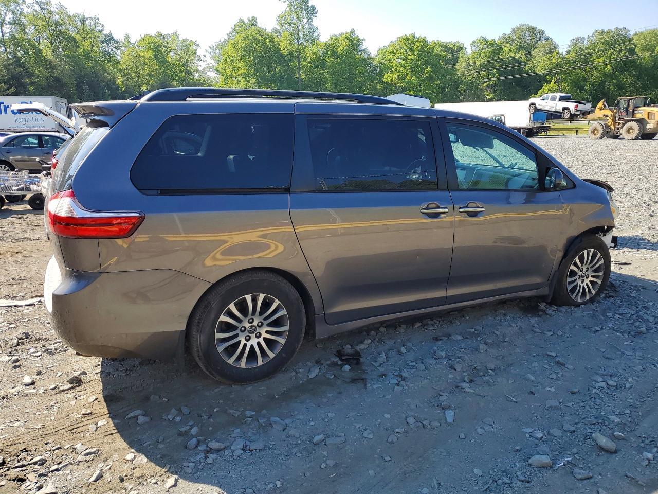 2018 Toyota Sienna Xle 8-Passenger - Фото 3