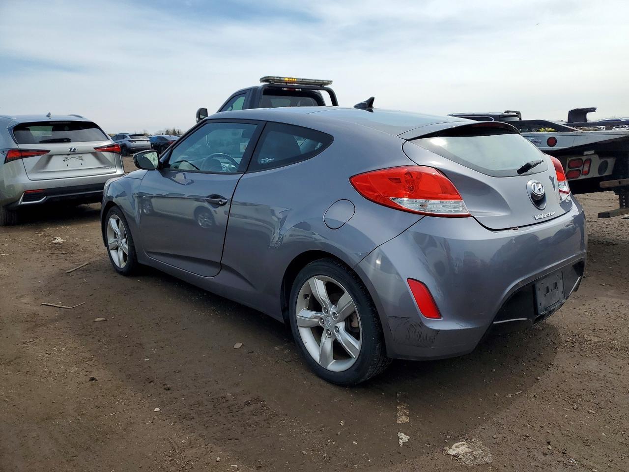 2014 Hyundai Veloster Base - Фото 2